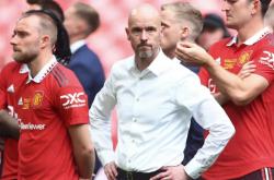 爱游戏入口-曼联客场惨败，遭遇连败危机