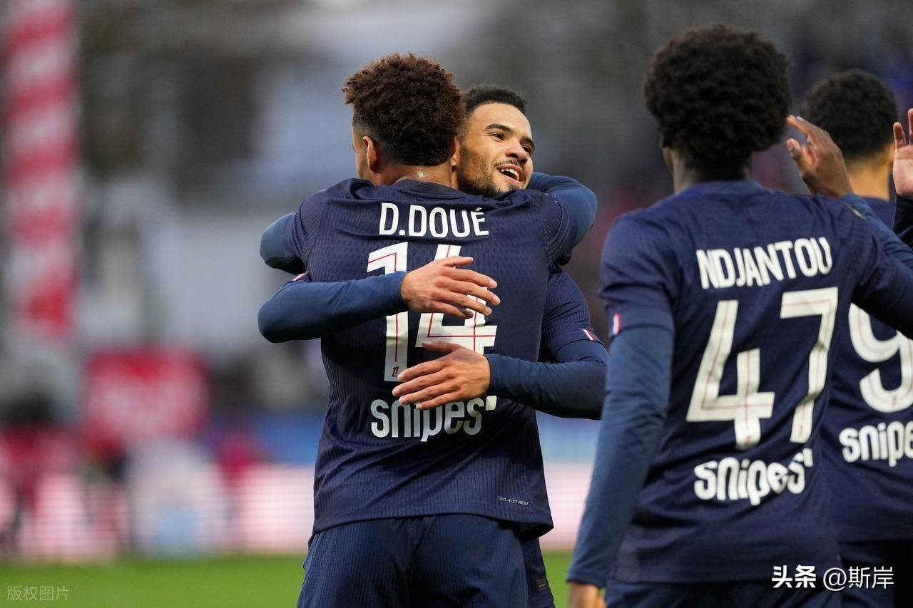 巴黎客场取胜里昂，领先优势扩大的简单介绍