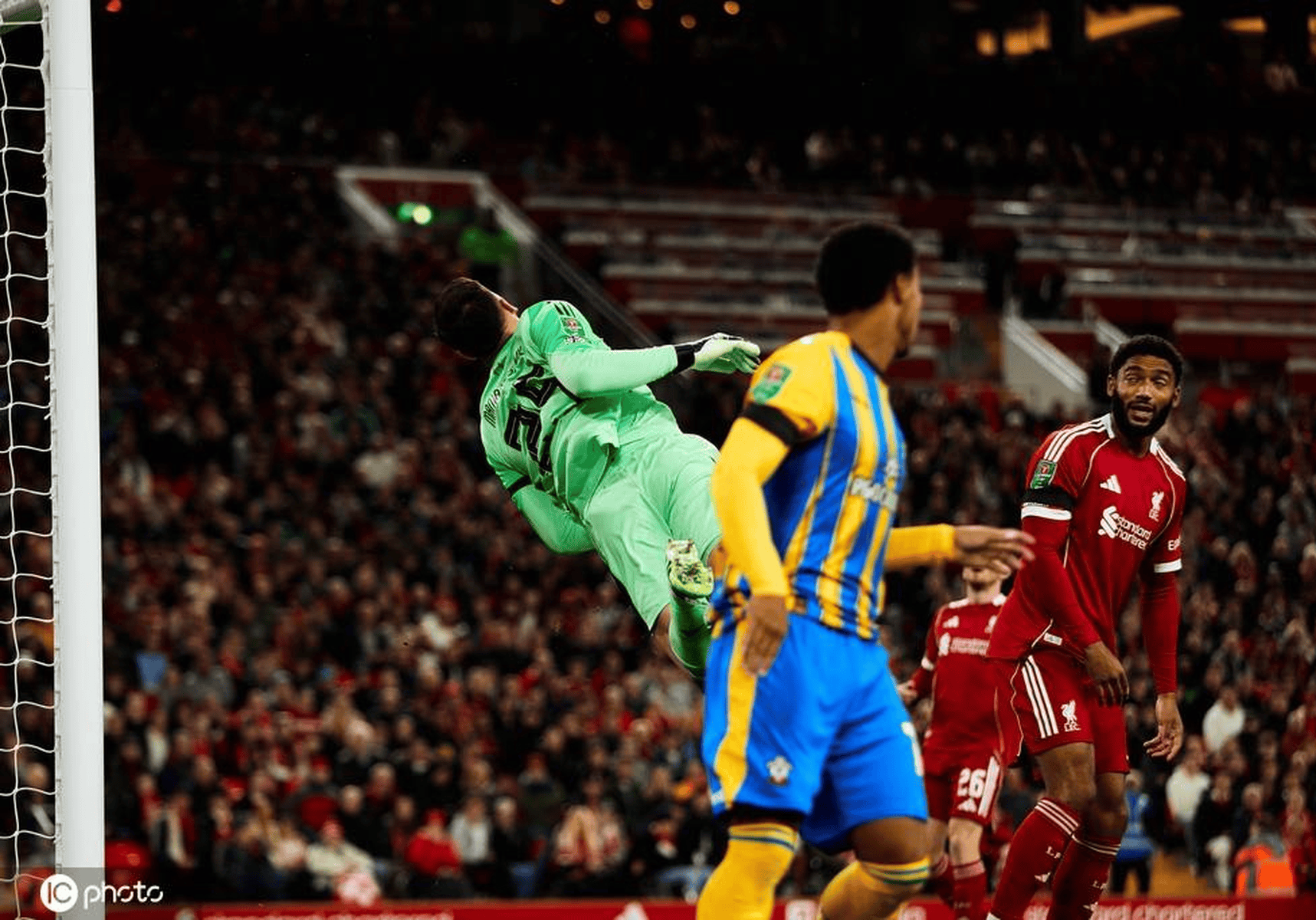 关于利物浦大胜南安普顿,取得三分的信息 关于利物浦大胜南安普顿,取得三分的信息