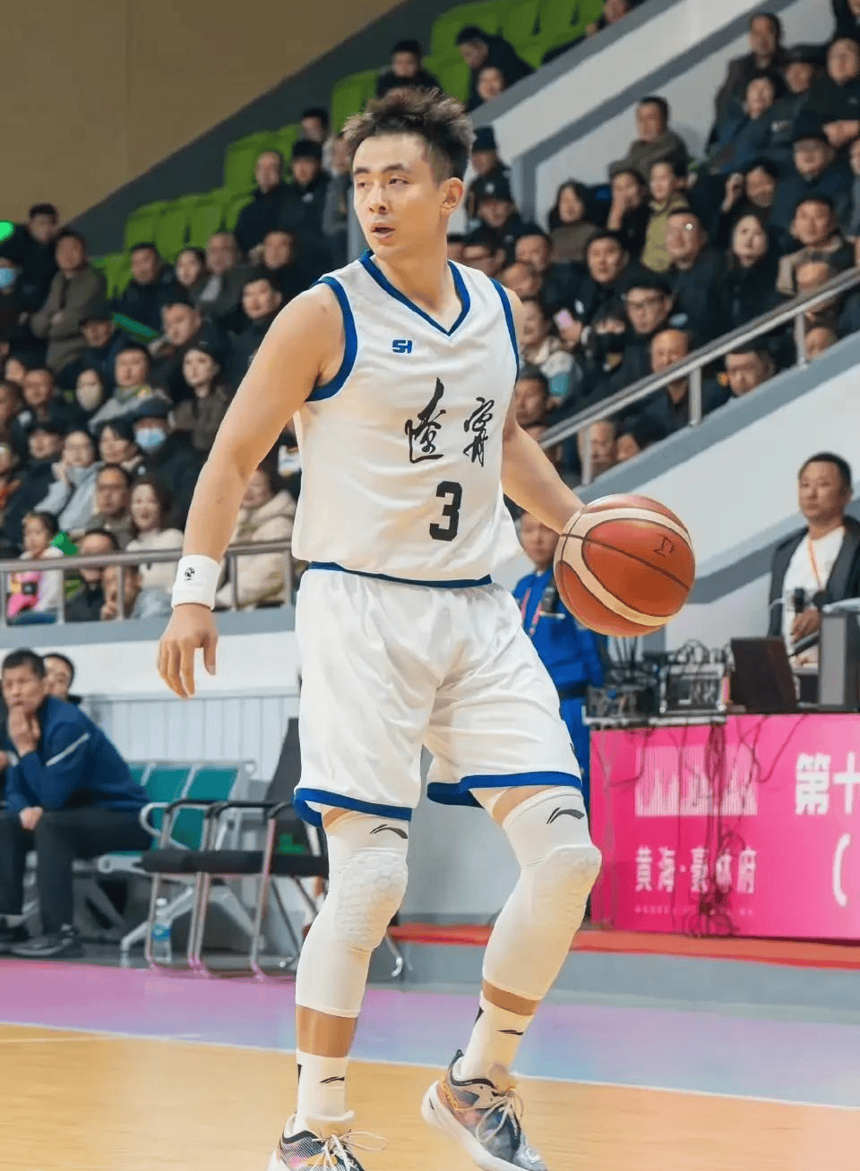 山东队轻取江苏队,赵继伟状态火热 山东队轻取江苏队,赵继伟状态火热