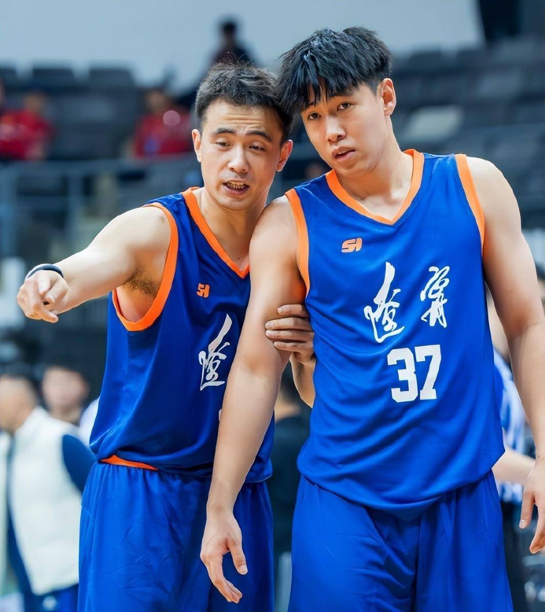 山东队轻取江苏队,赵继伟状态火热 山东队轻取江苏队,赵继伟状态火热