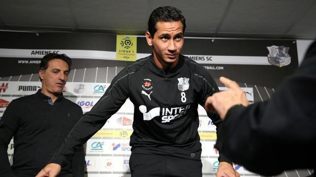 包含亚眠遭逆转，主场-不敌蒙彼利埃的词条