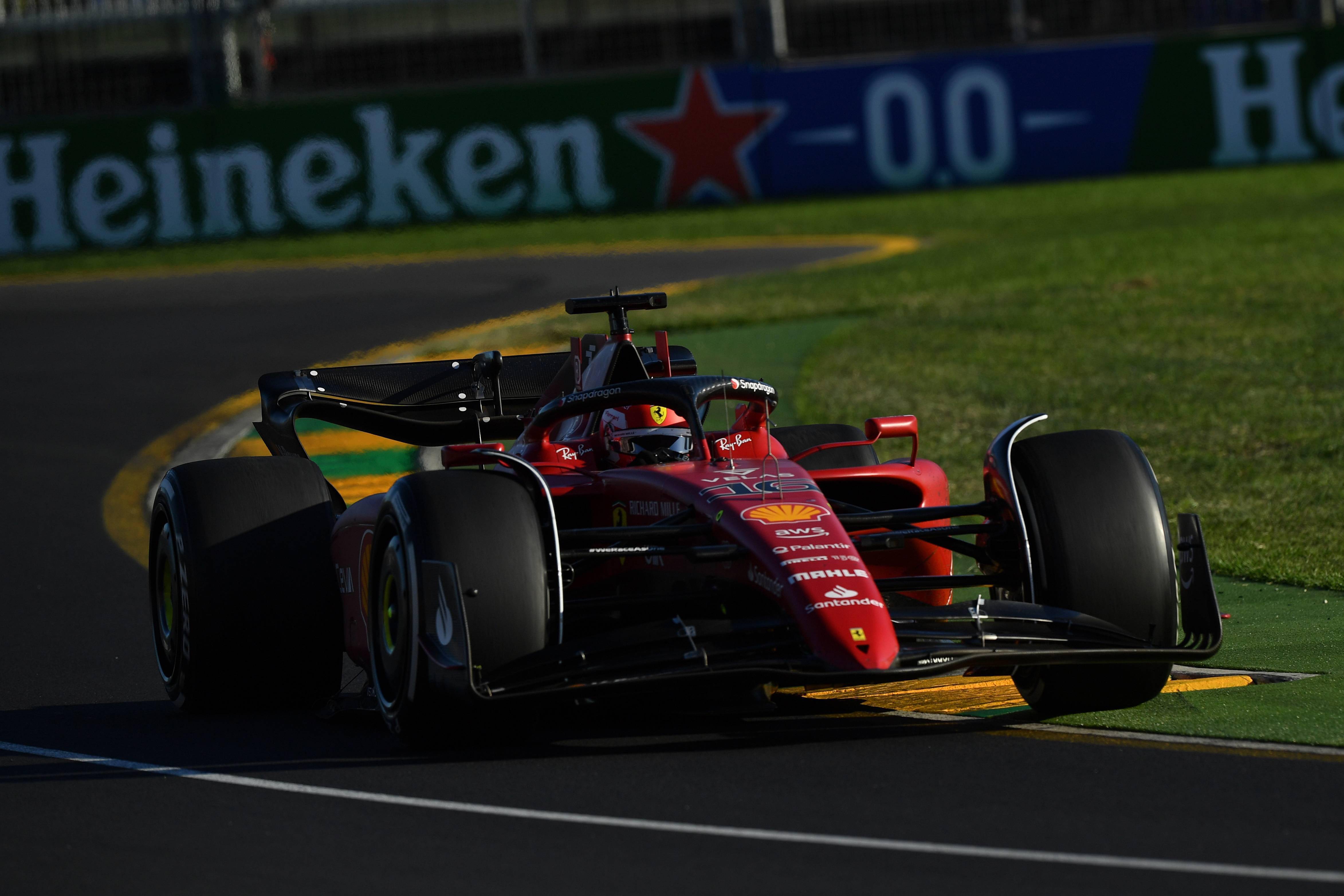 梅赛德斯碾压雷诺车队,勒克莱尔惊艳四座的简单介绍 梅赛德斯碾压雷诺车队,勒克莱尔惊艳四座的简单介绍