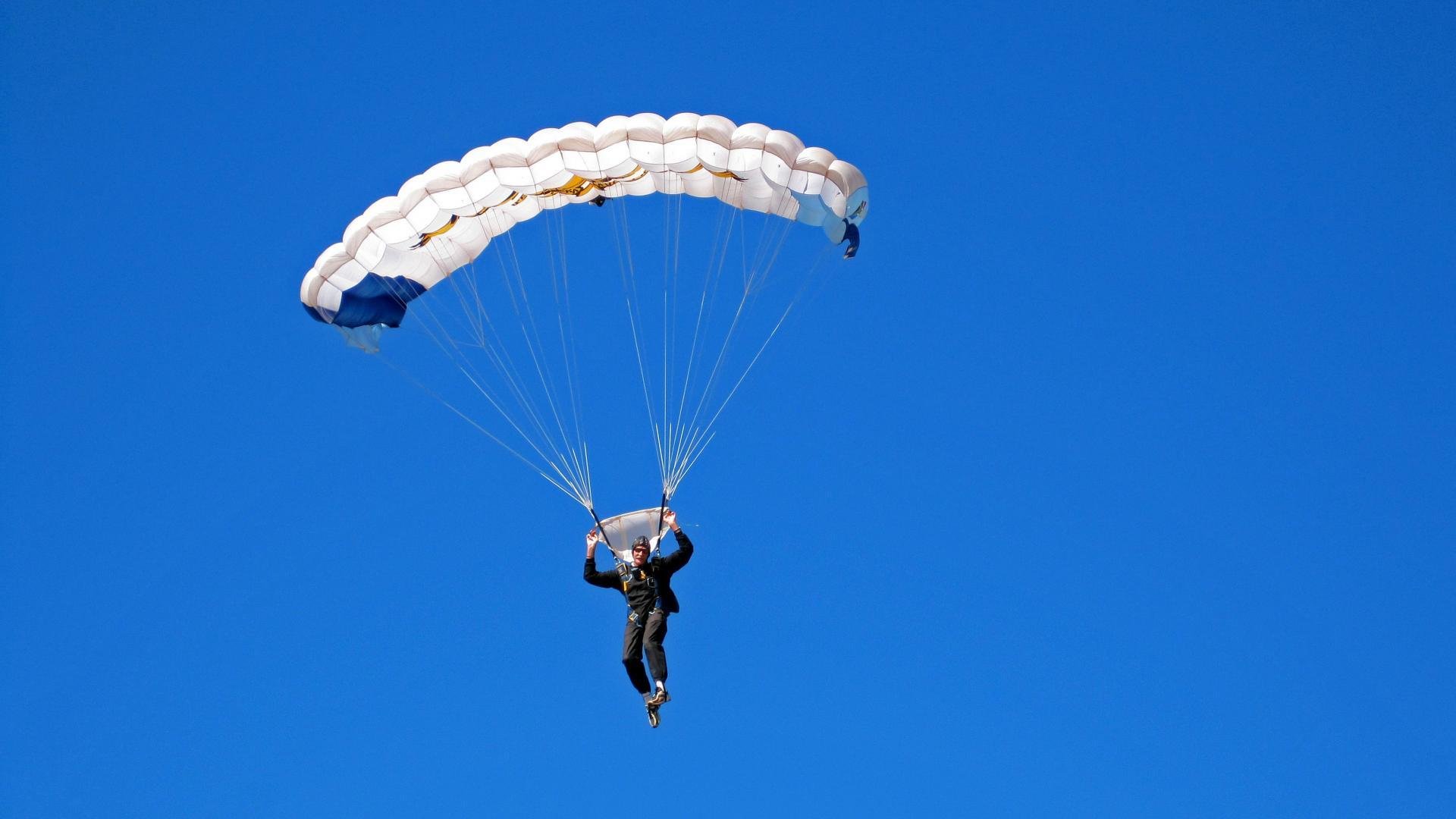 迪巴拉,大场面先生,在加纳的决胜局中带走英格兰