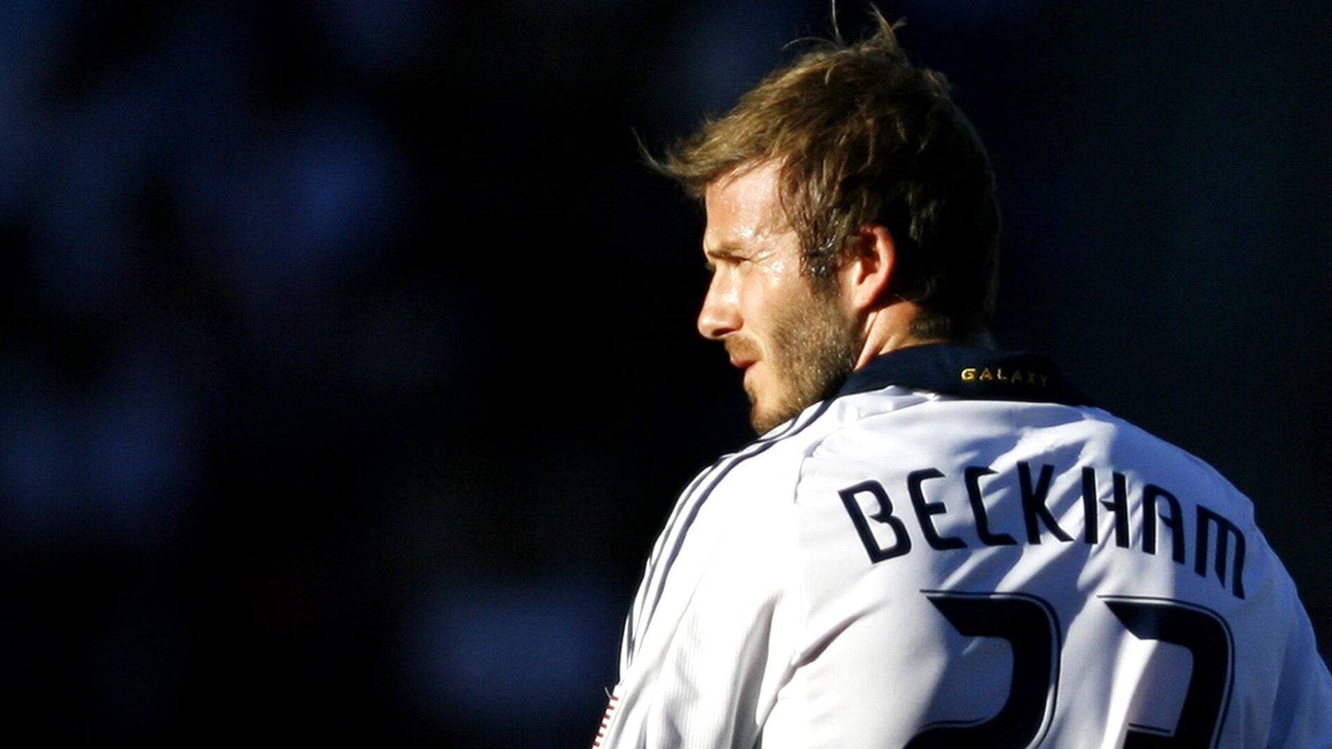 C罗爆发与厄瓜多尔绝杀，足球之夜的宿命与奇迹